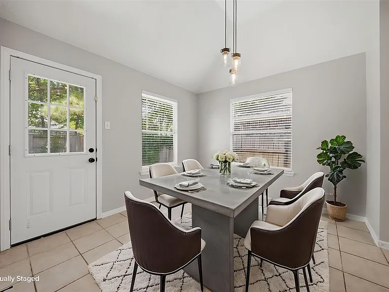 1607 Sandy Park Dr — Photo 4