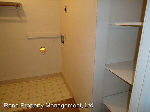 2nd image of 3925 Clear Acre Ln