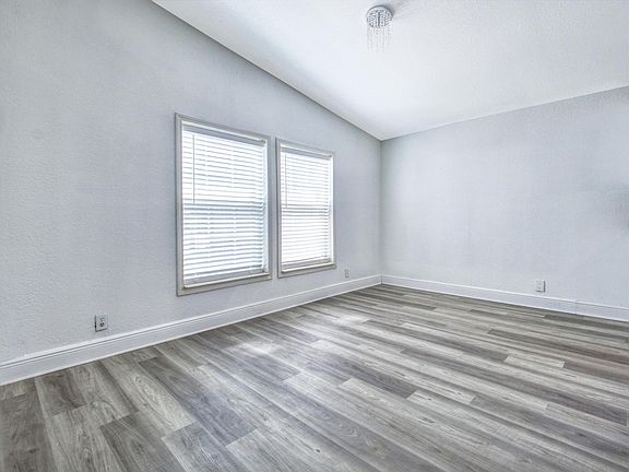 5th image of 3609 Windsor Avenue