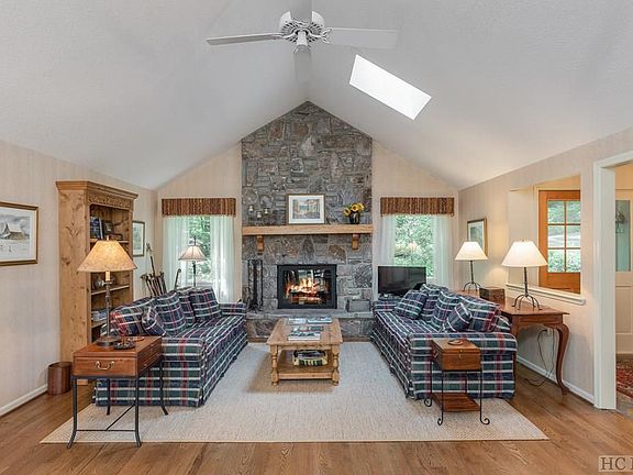5th image of 78 Ambleside Dr