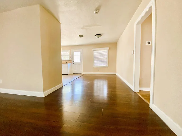 1693 Stonewall St — Photo 10