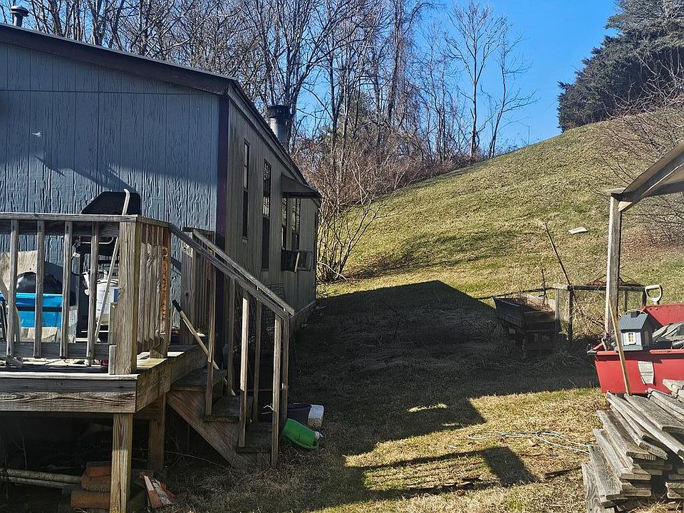 2nd image of 711 Thomas Bridge Rd
