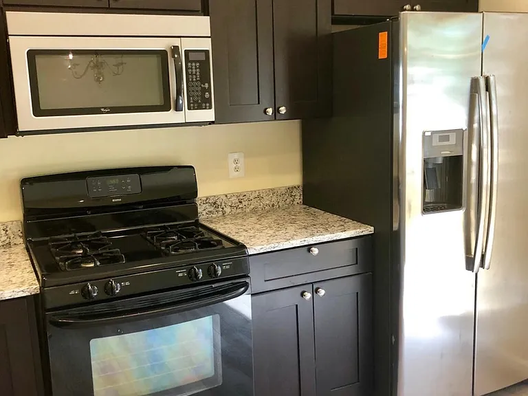 6806 Avalon Isle Way — Photo 18