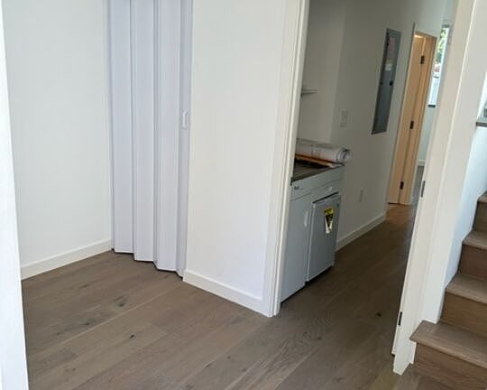 5th image of 2456 Penmar Ave