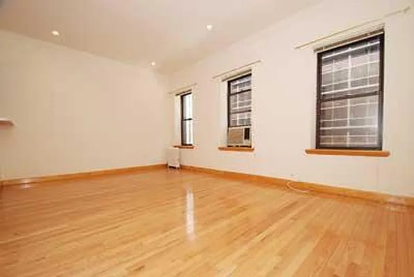 Rented by Buchbinder & Warren | media 12