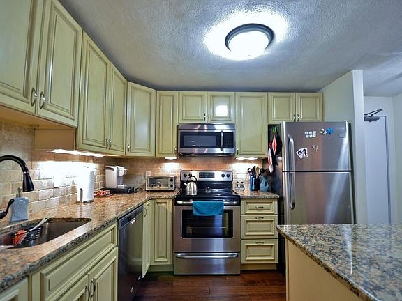 3rd image of 32 Whites Ave #D42