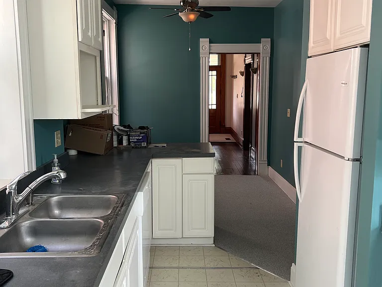 183 S 19th St #1 — Photo 126