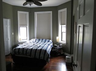 561 W Briar Pl APT 203, Chicago, IL 60657