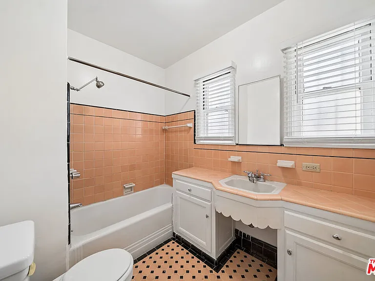 1402 N Mansfield Ave #1/2 — Photo 14