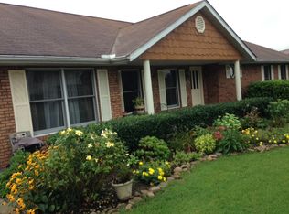 13 Charlo Dr, Hurricane, WV 25526