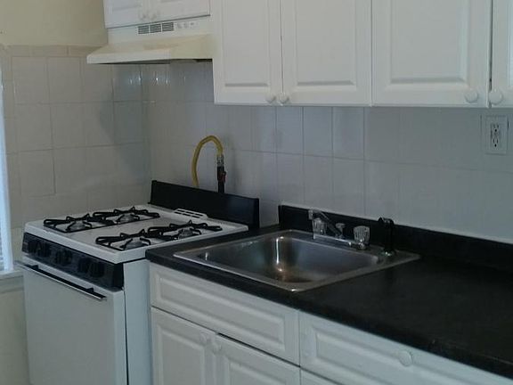 5th image of 13 Gifford Ave #C1