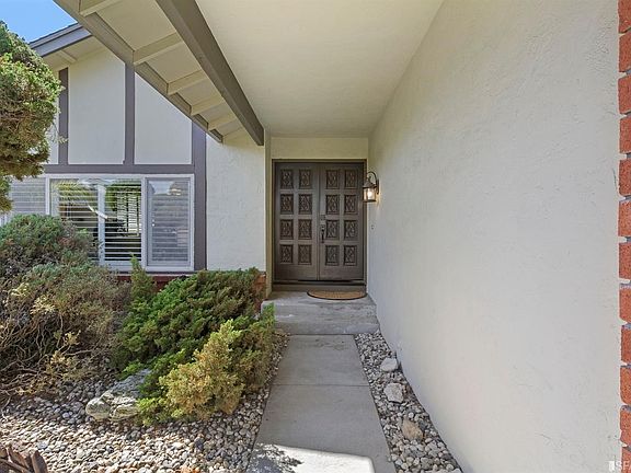 4th image of 203 Pelican Ct