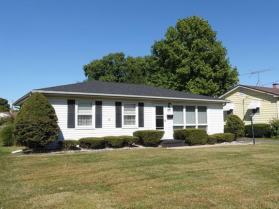 3rd image of 1249 Spruce Ave