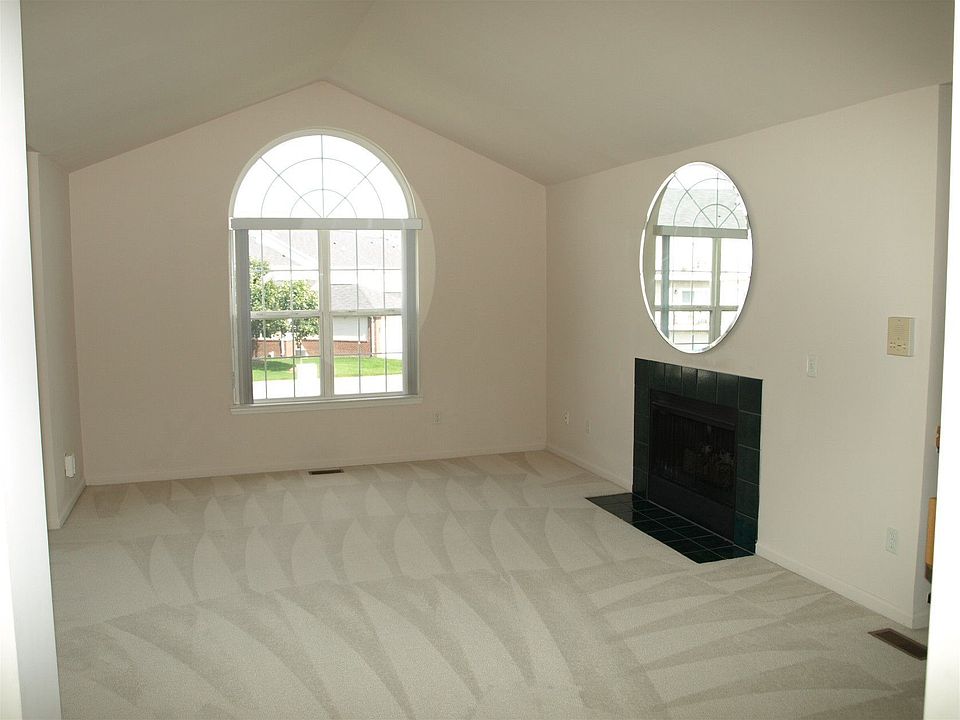 1st image of 42783 Richmond Dr