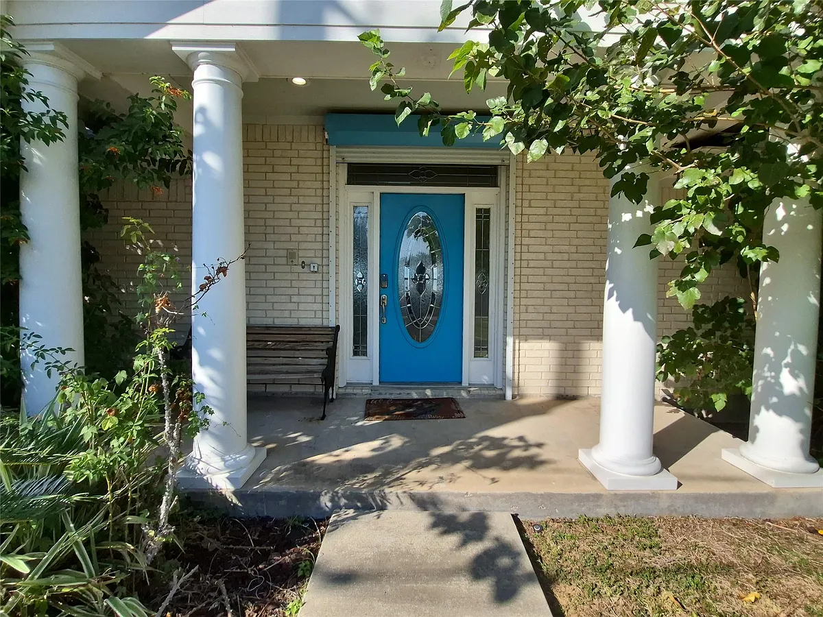 Building Photo - 1022 Avenue A 1/2 St