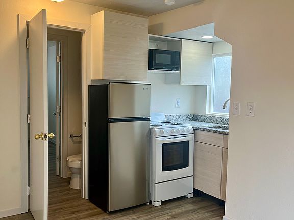 2nd image of 18207 1st Ave S #D10