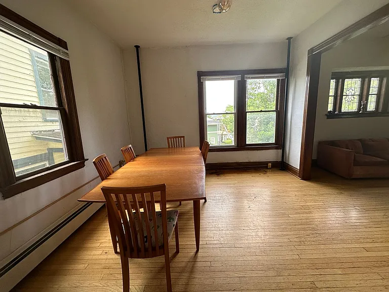 310-312 S Aurora Street — Photo 4