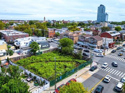 2481 E 13th St, Brooklyn, NY, 11235