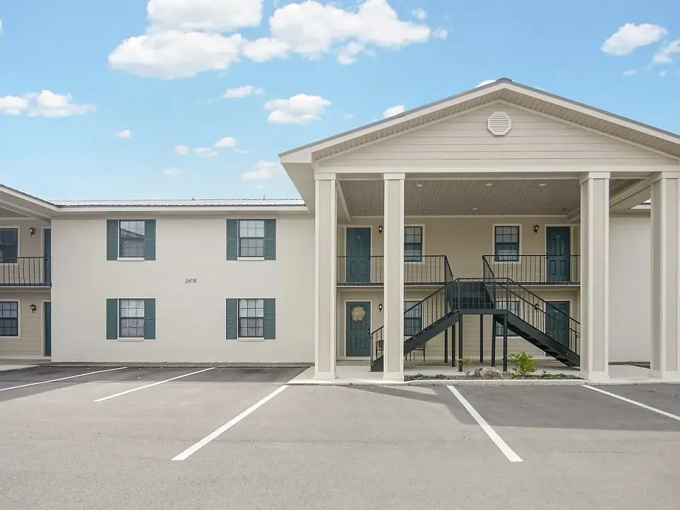 Jackson West Apartments