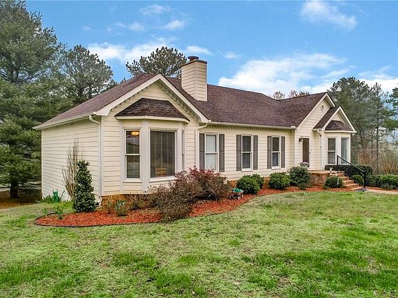 3rd image of 211 Cherokee Springs Way