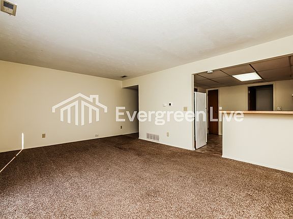 5th image of 2498 Spring Valley Rd