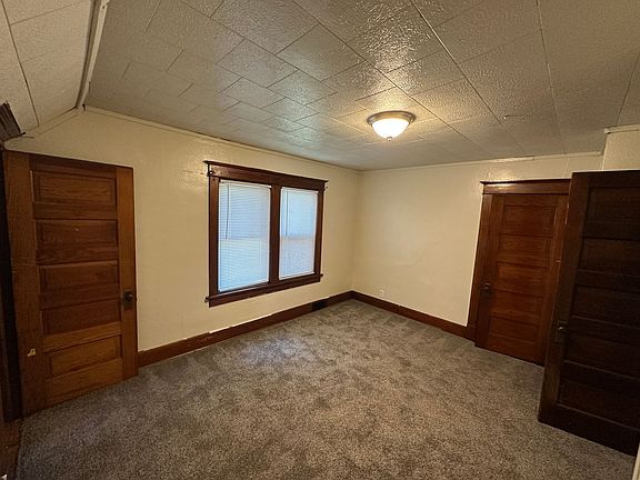 3rd image of 1820 Ross St