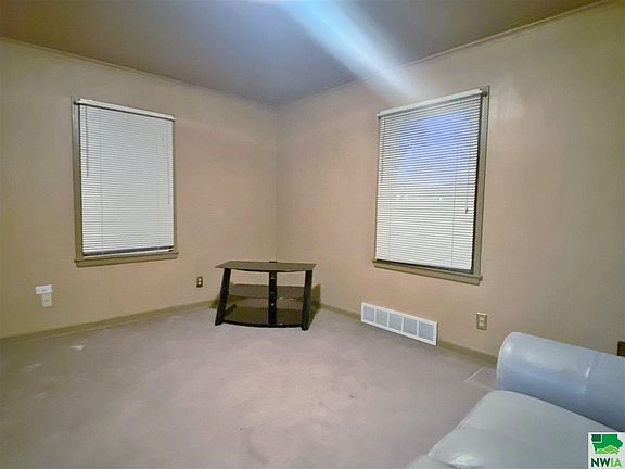 5th image of 2112 S Magnolia St
