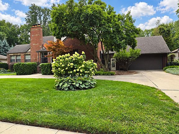 2nd image of 543 Vernier Rd