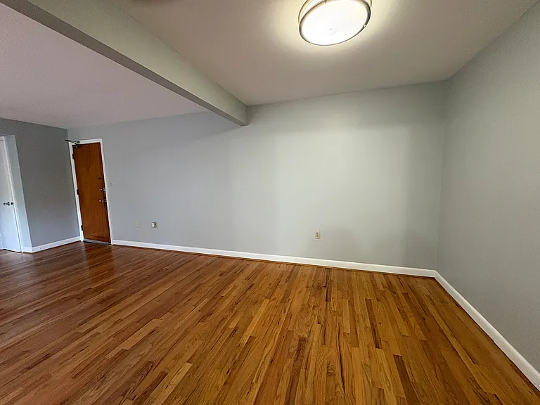 138 Store Ave #3F — Photo 5