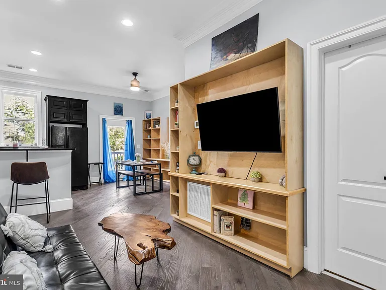 500 Irving St NW #2 — Photo 3
