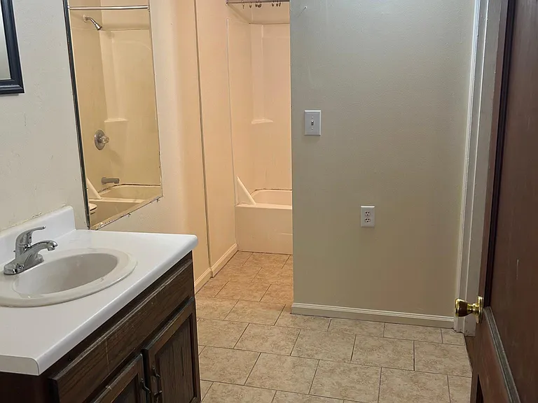 6936 Lee Hwy #5 — Photo 4