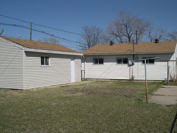 3rd image of 6791 Clermont St