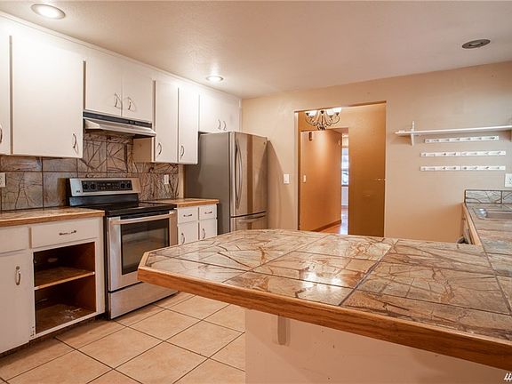 4th image of 6302 188th Ave E