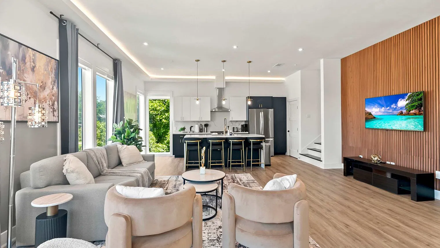 3 bed, 2.0 bath, $5,304 — Photo 4