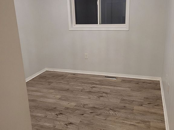 3rd image of 182 Madelaine Dr