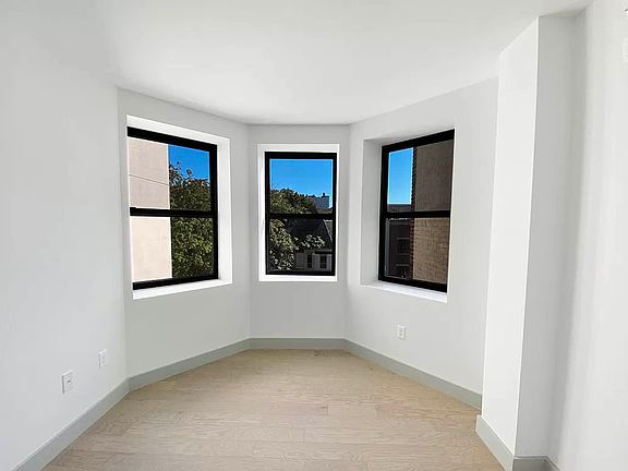 4th image of 287 Hawthorne St #4F