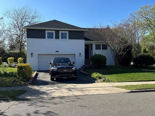 836 Eastfield Road, Westbury, NY 11590