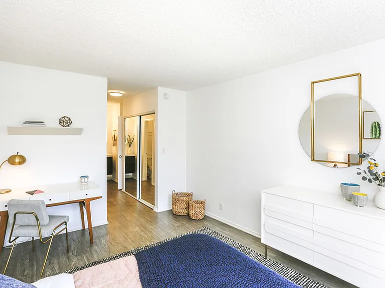 Westwood Villa — Photo 13