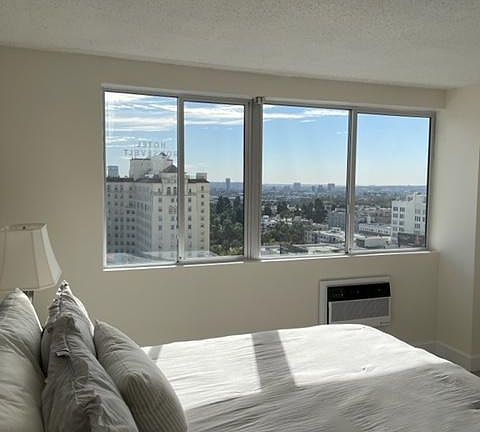 3rd image of 1746 N Orange Dr APT 612