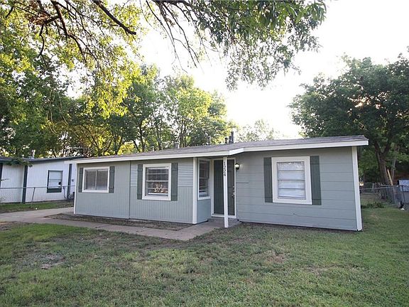 3rd image of 1224 Crest Park Dr