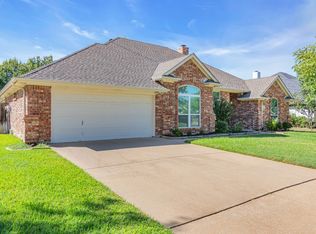 4 E Hillside Pl, Trophy Club, TX 76262