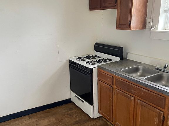 3rd image of 3000 Blaine Blvd #3000