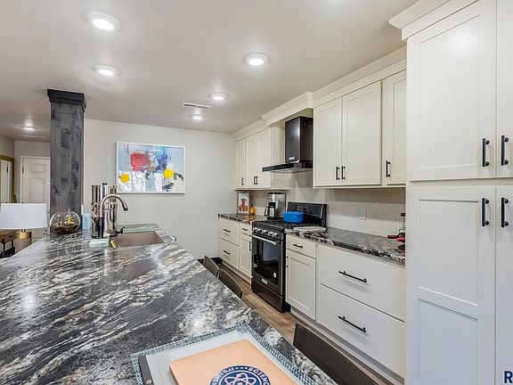 5th image of 1104 W 57th St APT 106A