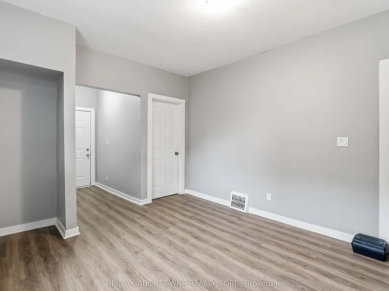 107 Lake St #MAIN — Photo 6