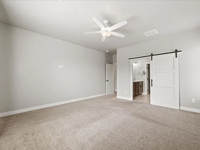 4725 Roark Dr — Photo 19