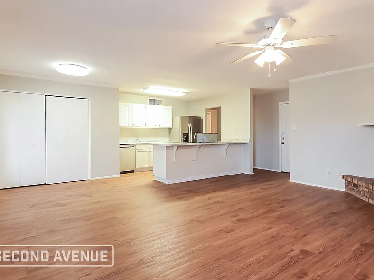 416 Woodcrest Way — Photo 6