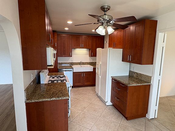 5th image of 7649 Saranac Ave