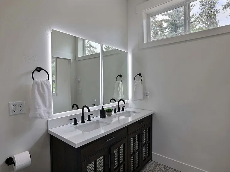 Secondary Suite Bathroom #2