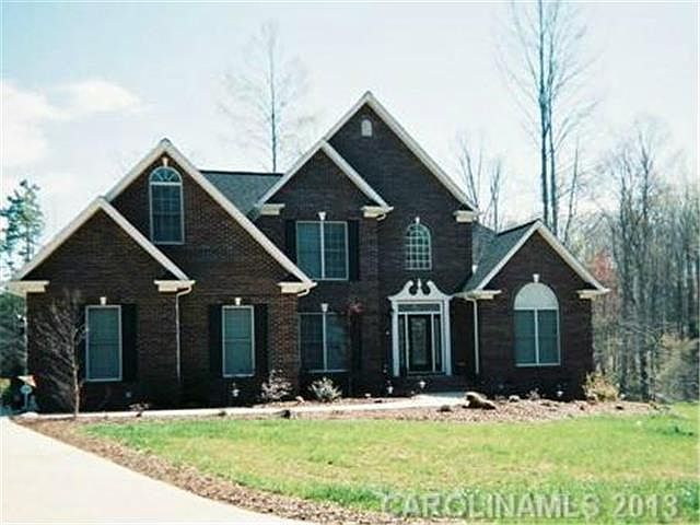 1st image of 14 Clay Hill Ln