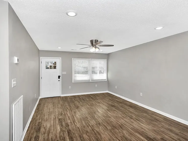 3903 Telstar Cir SW — Photo 8